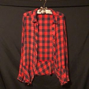 Gorgeous plaid Button up 🖤❤️
